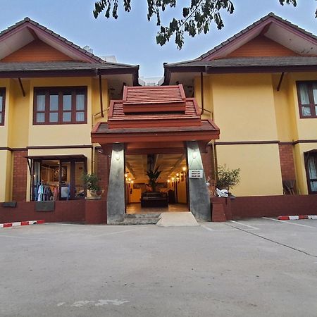 Yellow Tique Hotel Lampang Exterior foto
